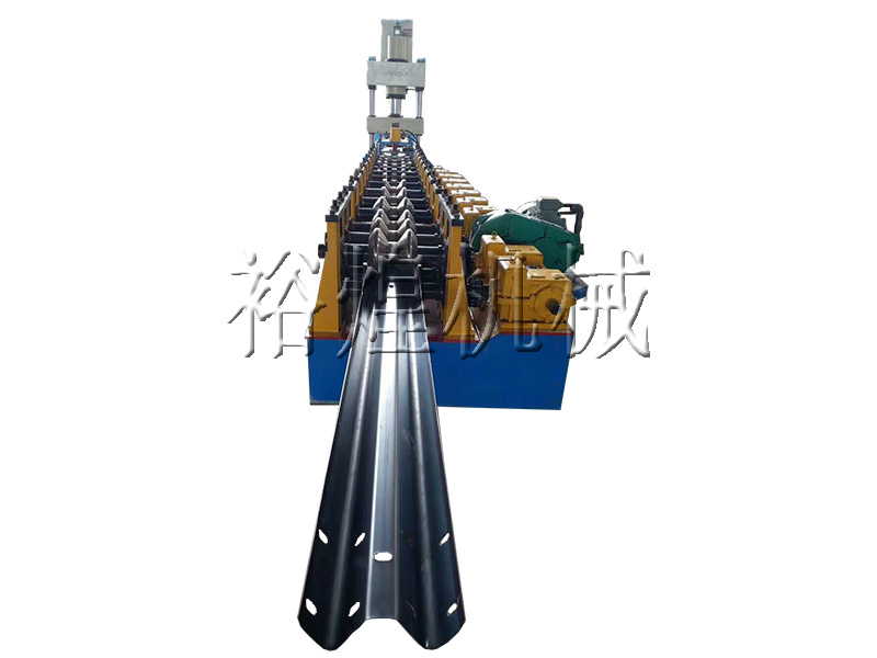 護欄板設(shè)備